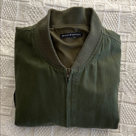 Brandy Melville Bundle of FOUR! Hoodie, Sweatshirt, Bomber Jacket, Brielle Jeans - Picture 13 of 16